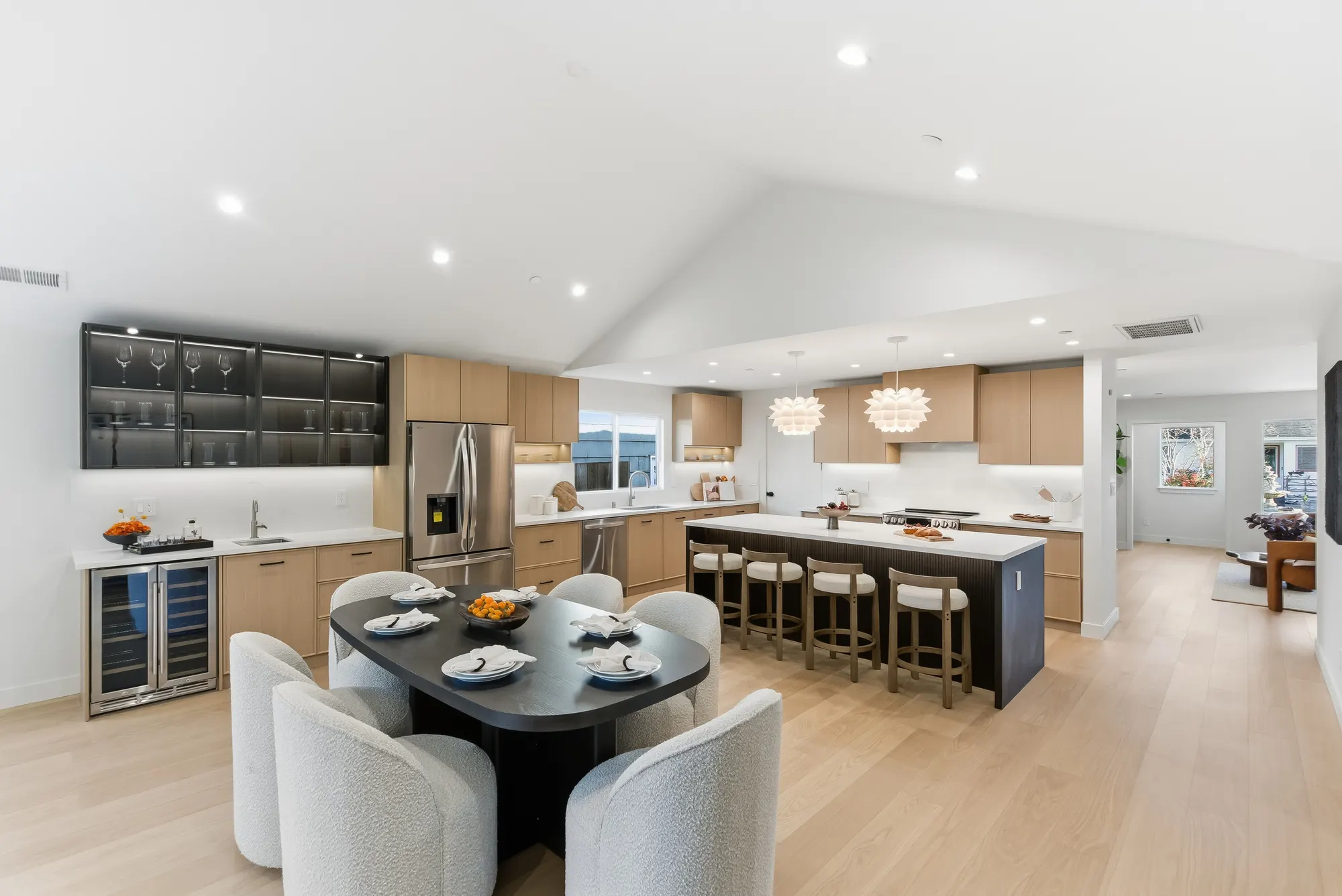 Professionally staged interior at 1531 Lorraine Ave, San Mateo by AAA Homes — Photo 39