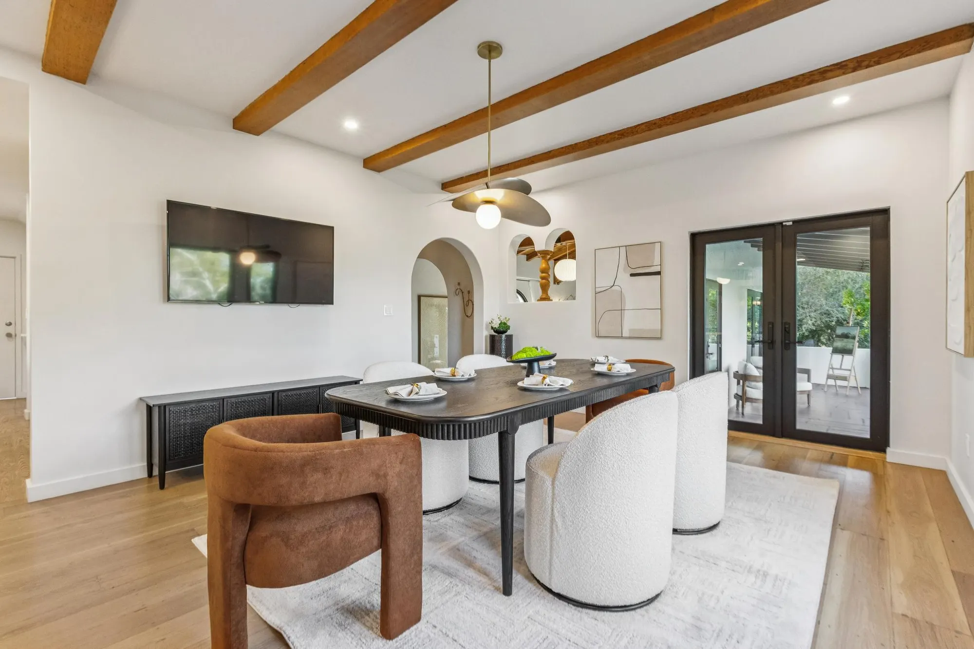 Professionally staged interior at 2322 Summit Dr, Hillsborough by AAA Homes — 114 2323 summit drive.88055.p4k.026.web