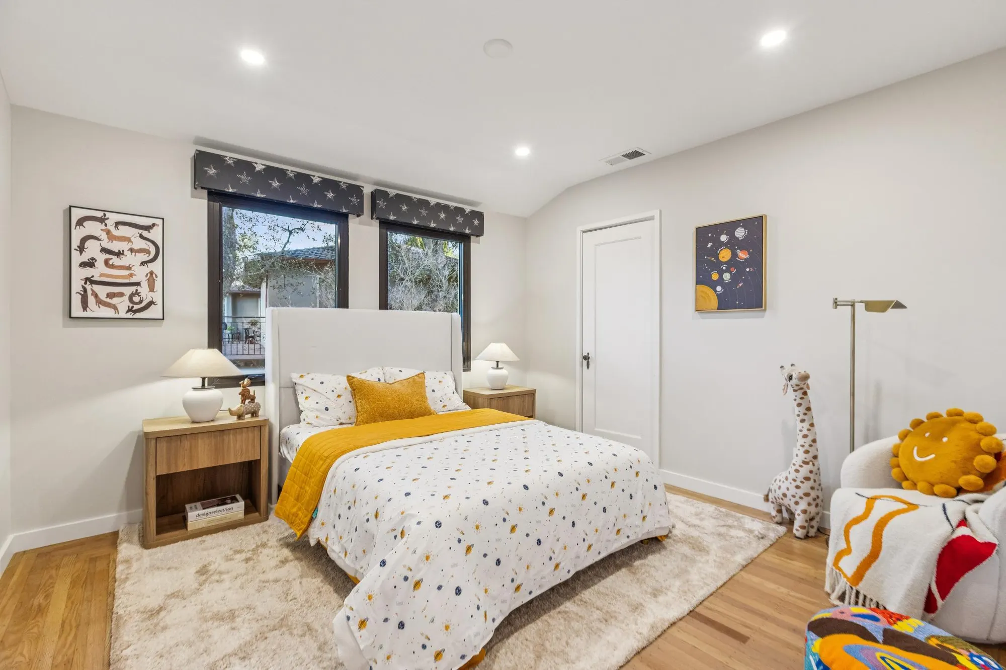 Professionally staged interior at 2322 Summit Dr, Hillsborough by AAA Homes — 190 2323 summit drive.88055.p4k.064.web