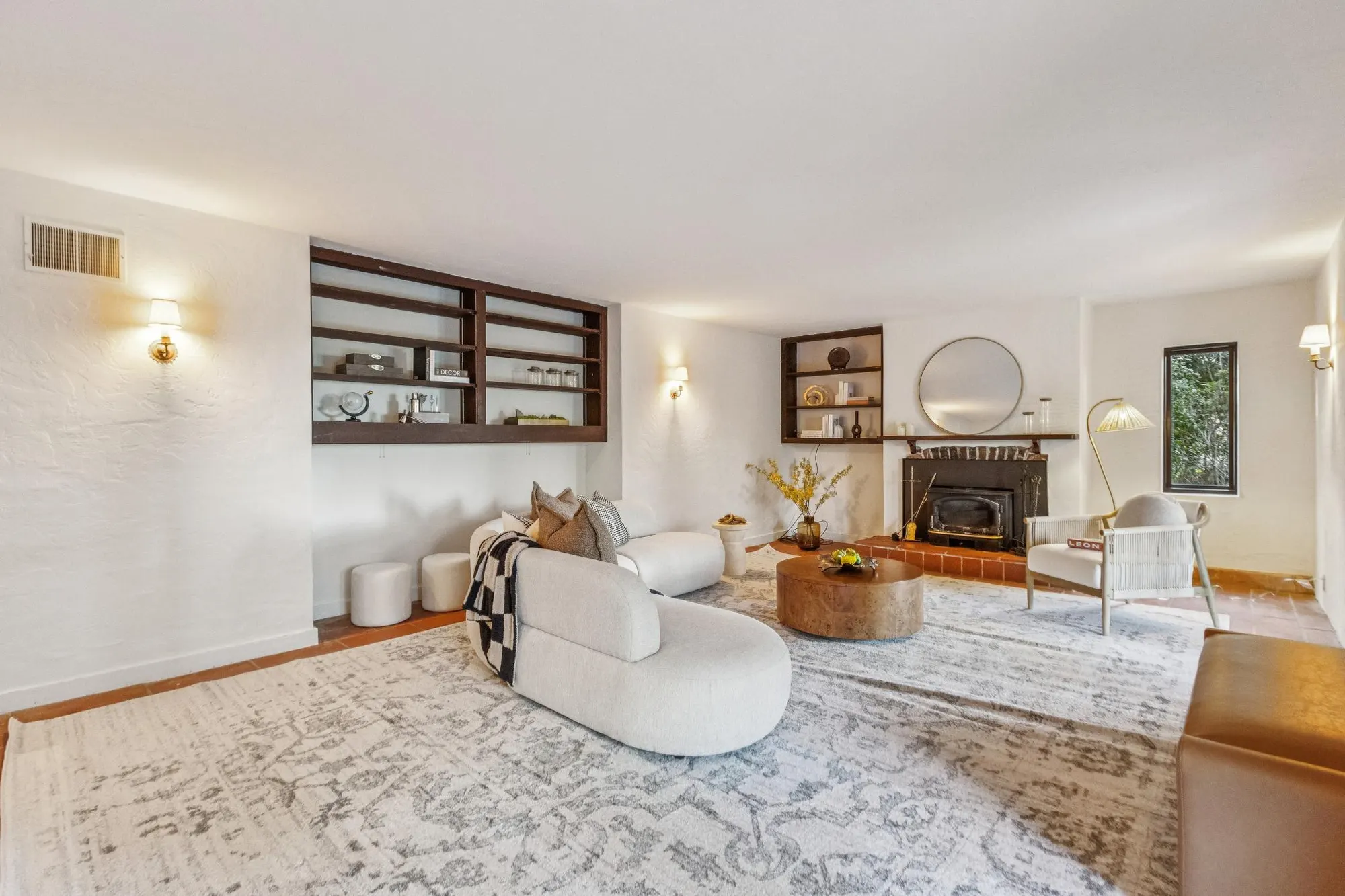 Professionally staged interior at 2322 Summit Dr, Hillsborough by AAA Homes — 218 2323 summit drive.88055.p4k.075.web