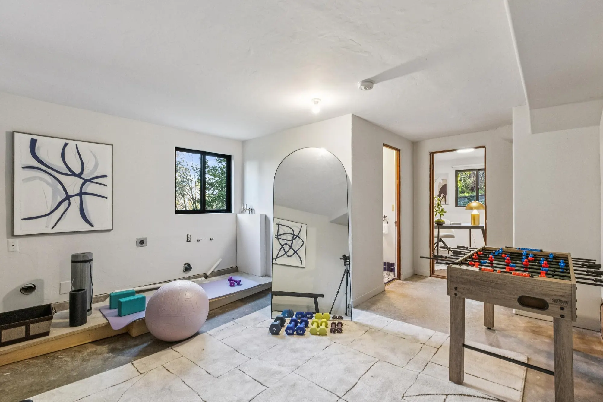 Professionally staged interior at 2322 Summit Dr, Hillsborough by AAA Homes — 224 2323 summit drive.88055.p4k.078.web