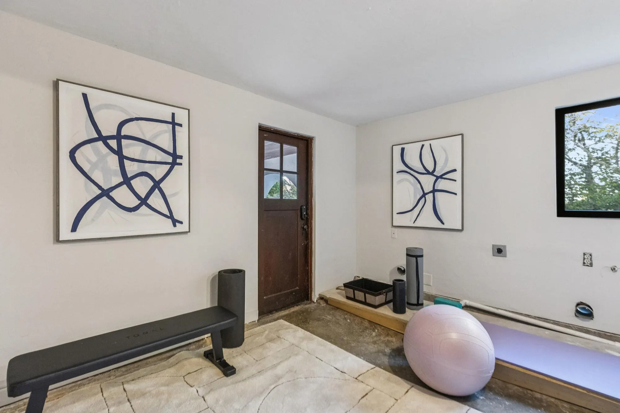 Professionally staged interior at 2322 Summit Dr, Hillsborough by AAA Homes — 228 2323 summit drive.88055.p4k.080.web