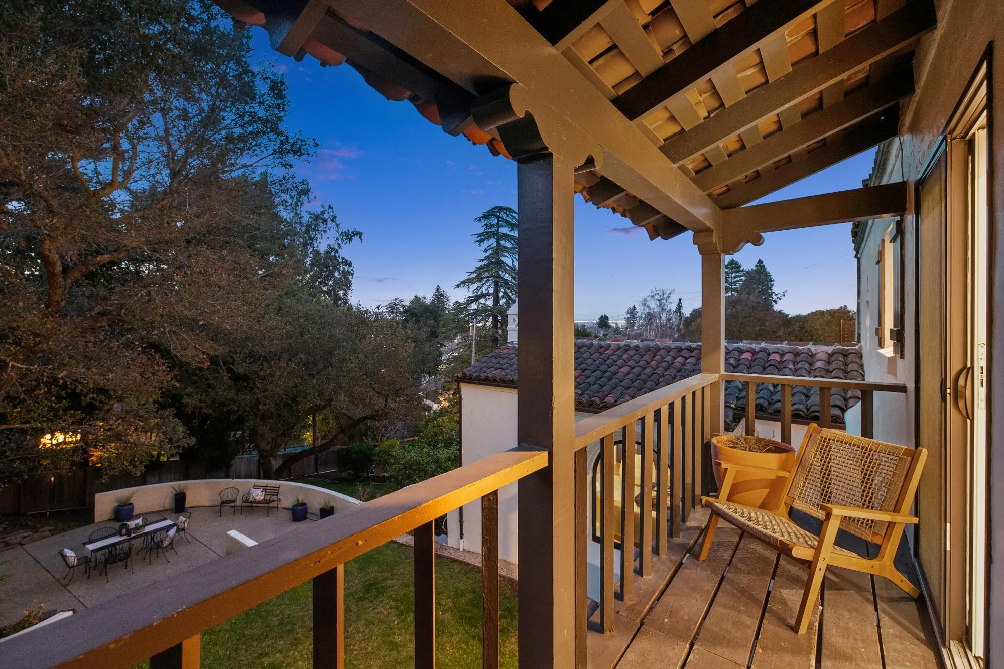 Professionally staged interior at 2322 Summit Dr, Hillsborough by AAA Homes — 312 2323 summit drive.88055.ptw.011.web