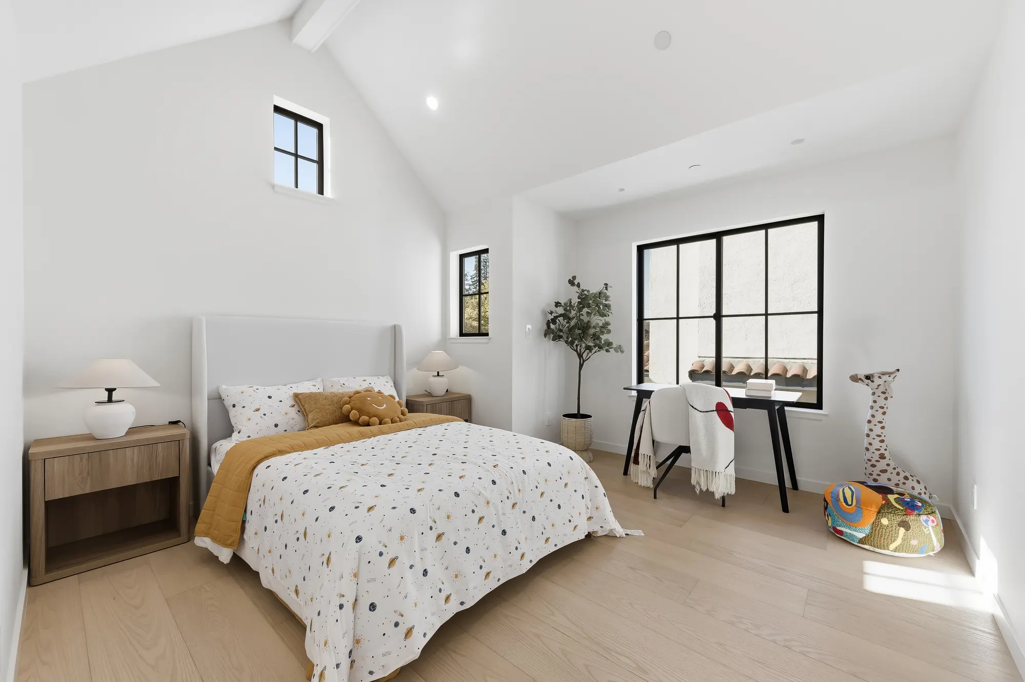 Professionally staged interior at 114 Bayswater Ave, Burlingame by AAA Homes — Photo 23