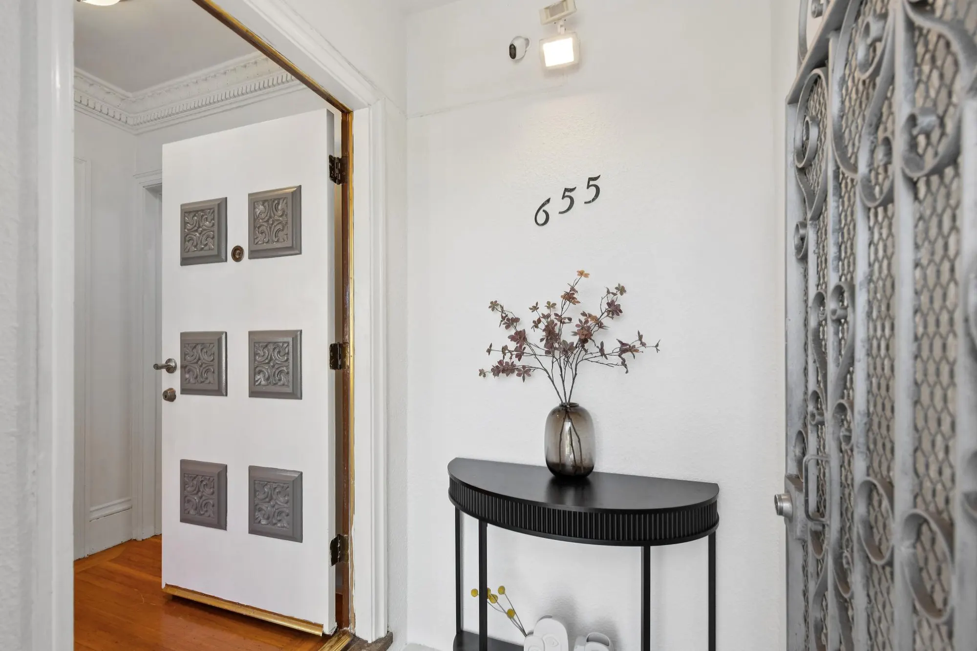 Professionally staged interior at 655 39th Ave, San Francisco by AAA Homes — 068 655 39th avenue.89083.p2k.004.web