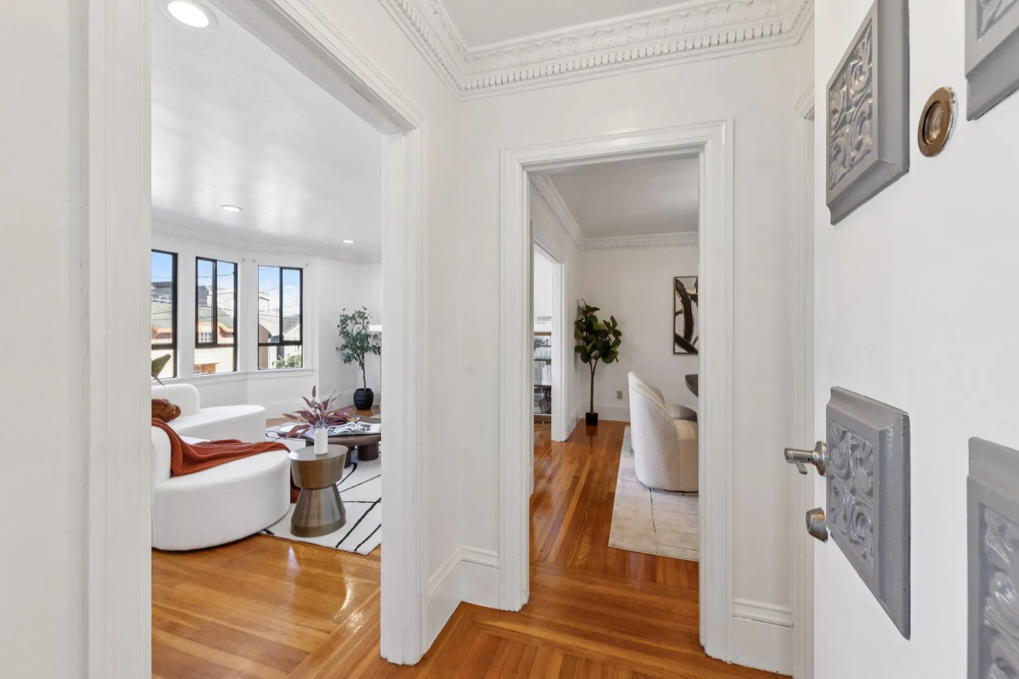 Professionally staged interior at 655 39th Ave, San Francisco by AAA Homes — 069 655 39th avenue.89083.p2k.005.web