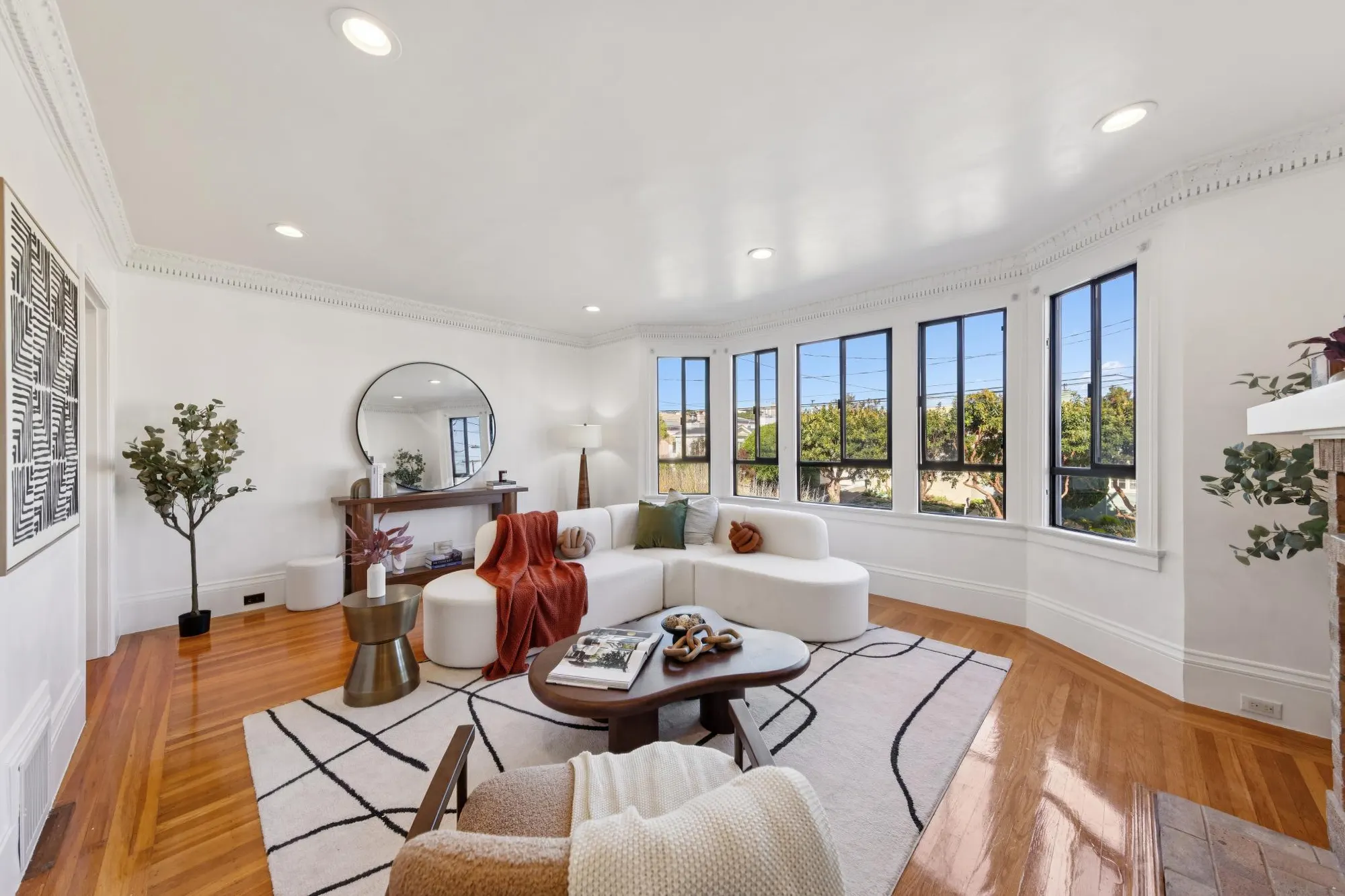 Professionally staged interior at 655 39th Ave, San Francisco by AAA Homes — 075 655 39th avenue.89083.p2k.009.web