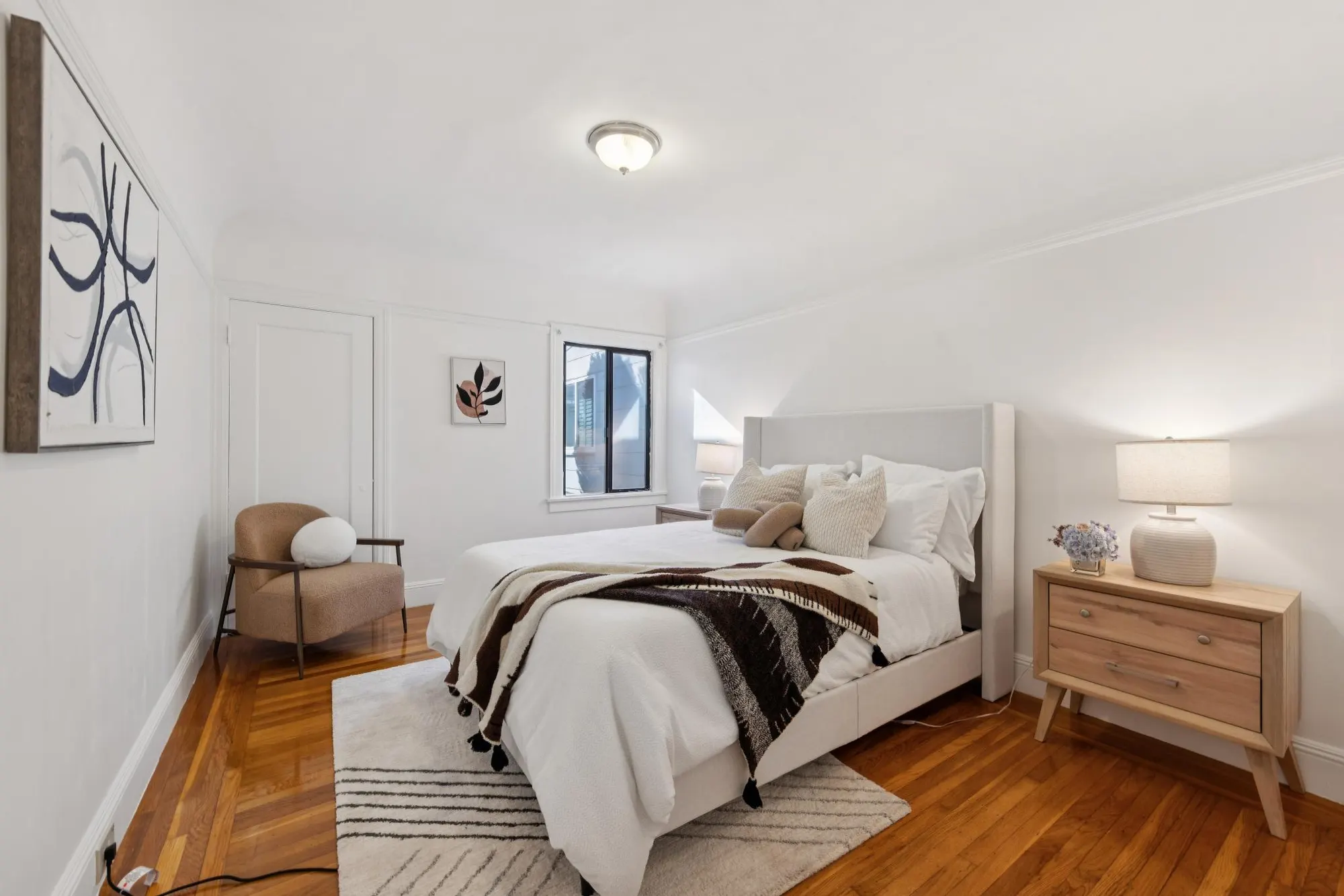Professionally staged interior at 655 39th Ave, San Francisco by AAA Homes — 085 655 39th avenue.89083.p2k.019.web