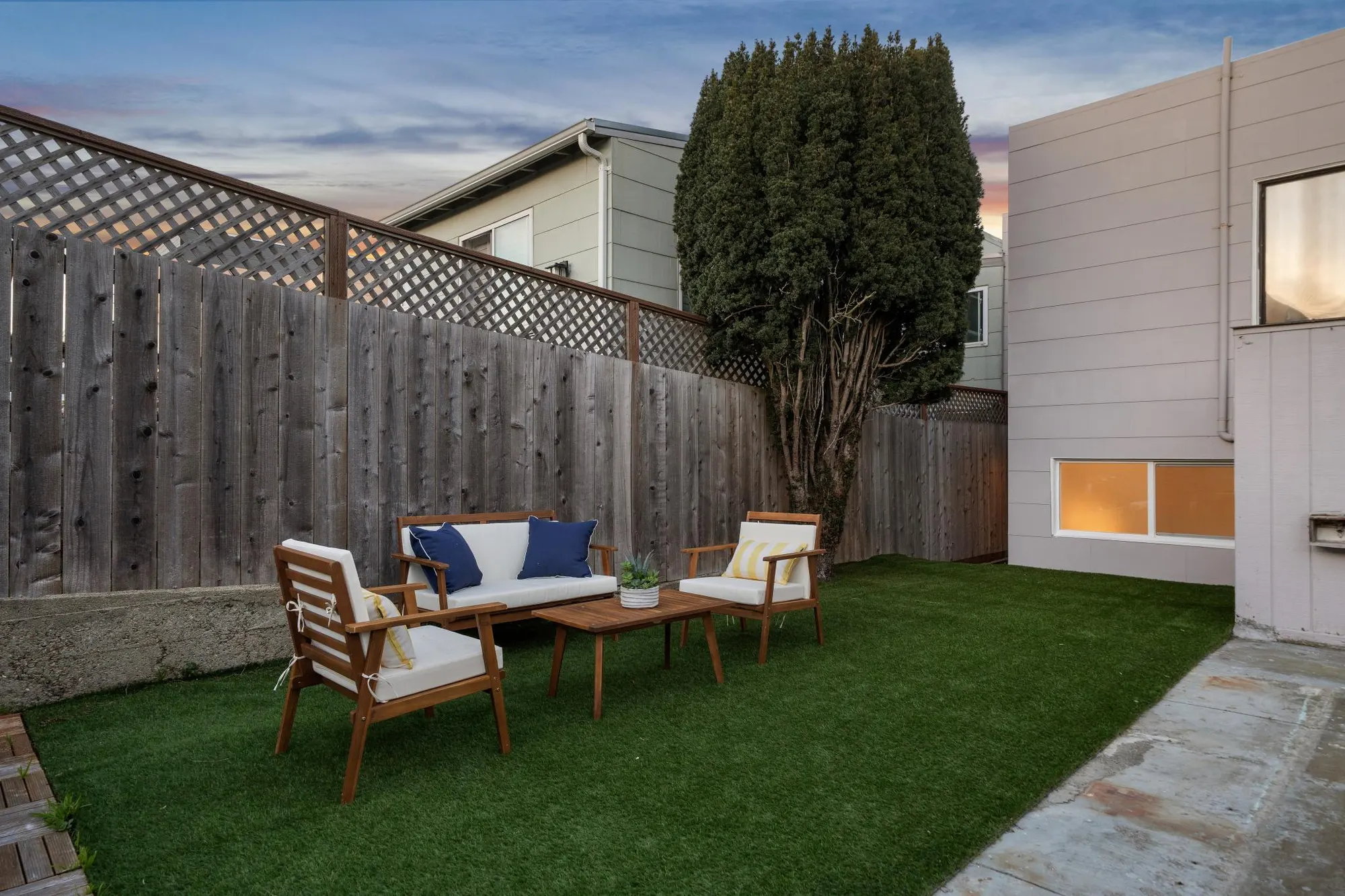 Professionally staged interior at 655 39th Ave, San Francisco by AAA Homes — 119 655 39th avenue.89083.ptw.006.web