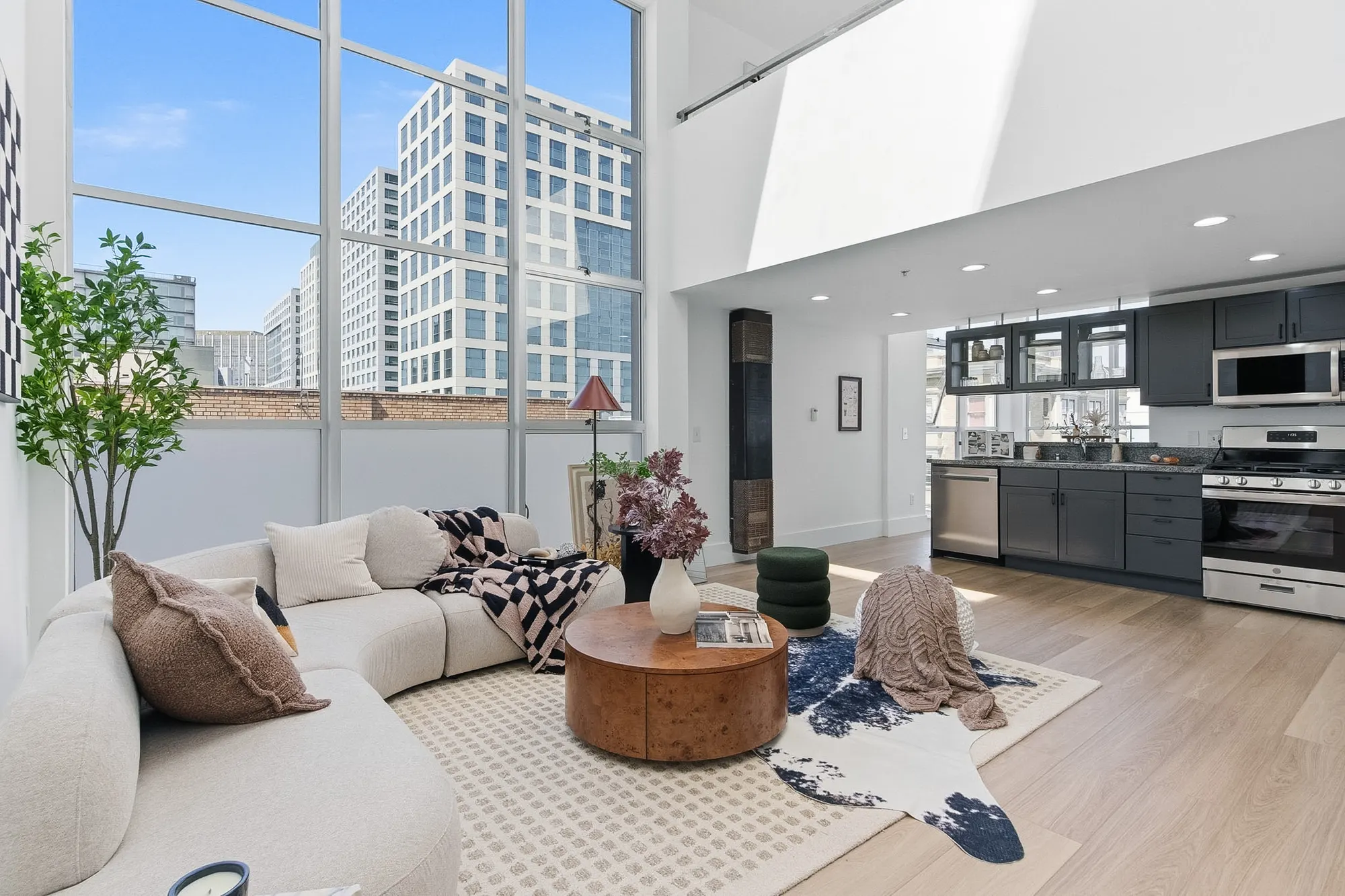 Professionally staged interior at 701 Minna St, San Francisco by AAA Homes — 701Minna 13 012