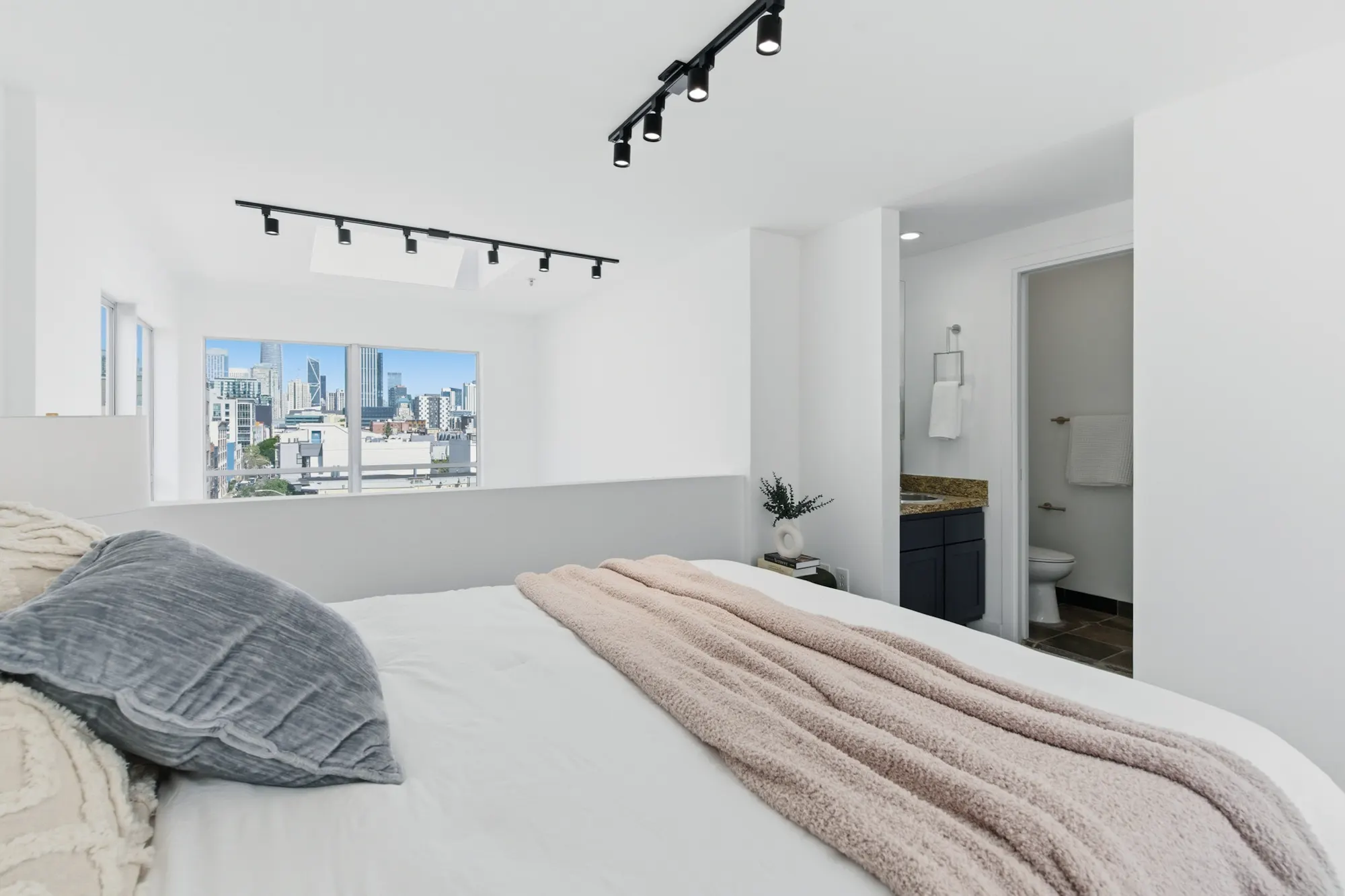 Professionally staged interior at 701 Minna St, San Francisco by AAA Homes — 701Minna 13 030