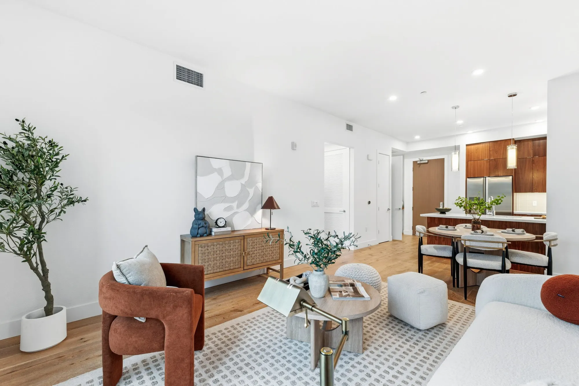 Professionally staged interior at 1101 W El Camino Real #417, Mountain View by AAA Homes — 1101WestECR 417 028
